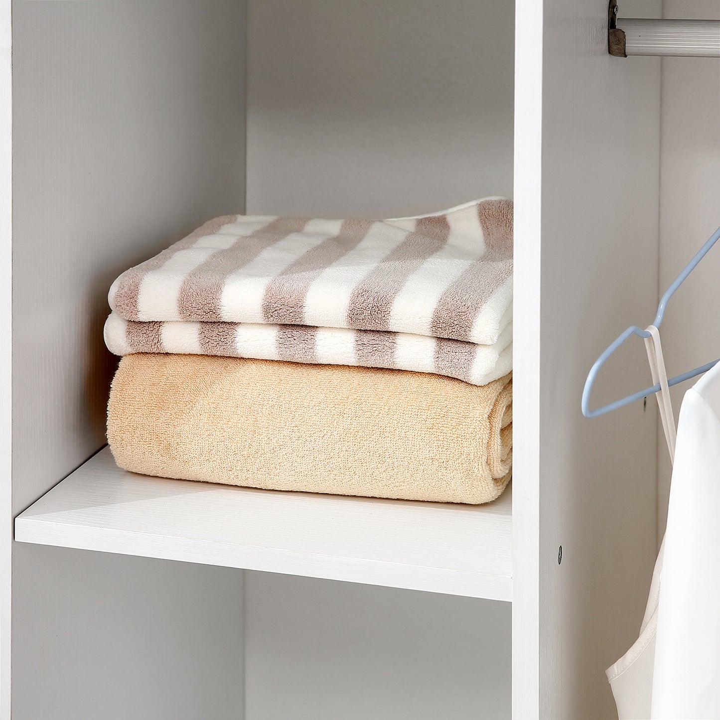 Rolling Open Wardrobe Hanging Rail Storage Shelves for Clothes, White
