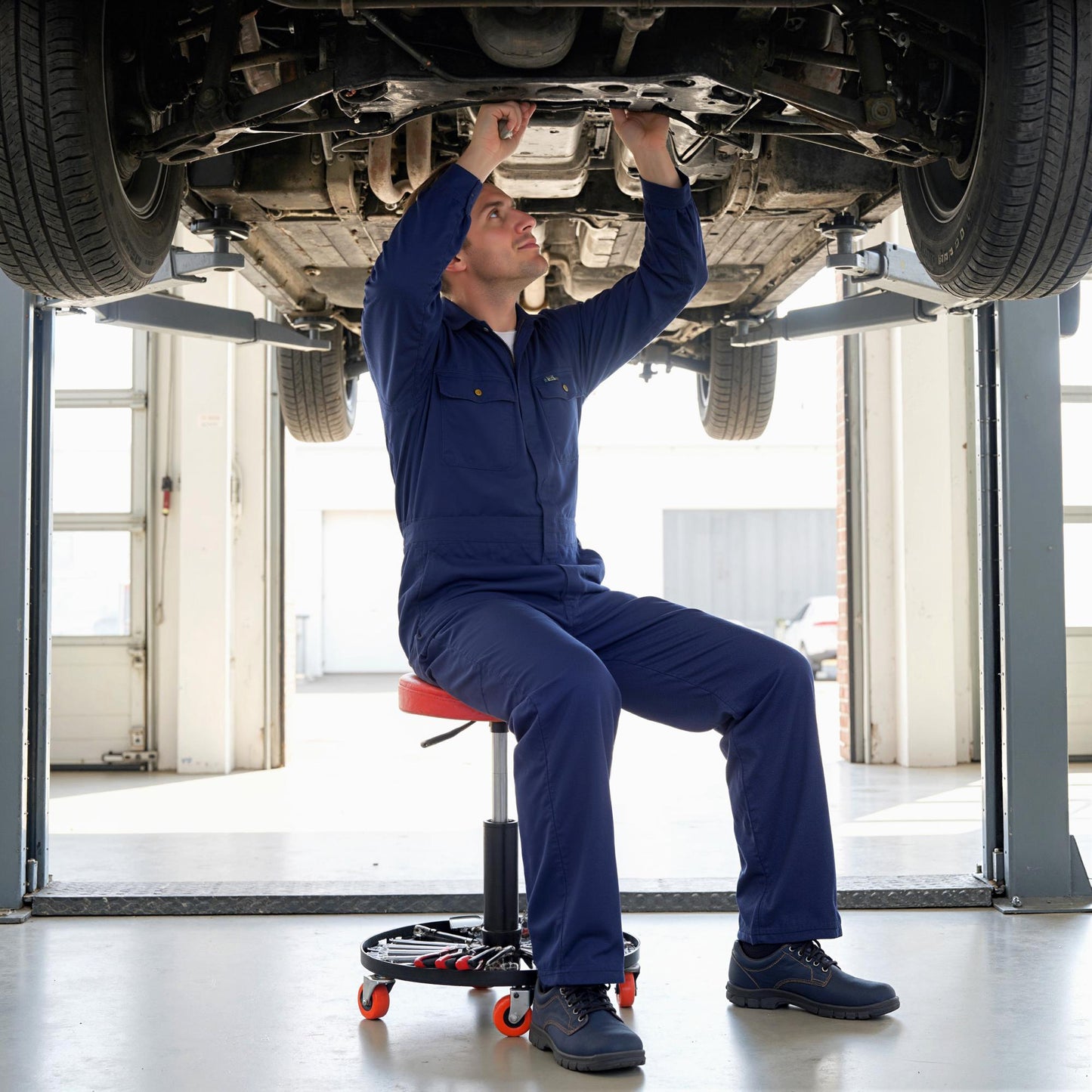 Pneumatic Adjustable Mechanic Stool w/ Tool Tray, Wheels