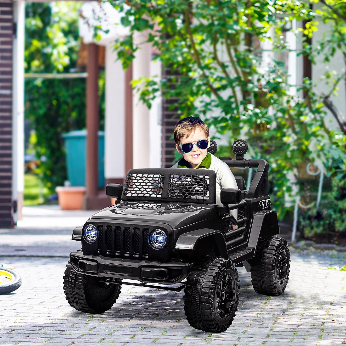 HOMCOM 12V Battery-powered 2 Motors Kids Electric Ride On Car Truck Off-road Toy with Parental Remote Control Horn Lights Suspension Wheels for 3-6 Years Old Black