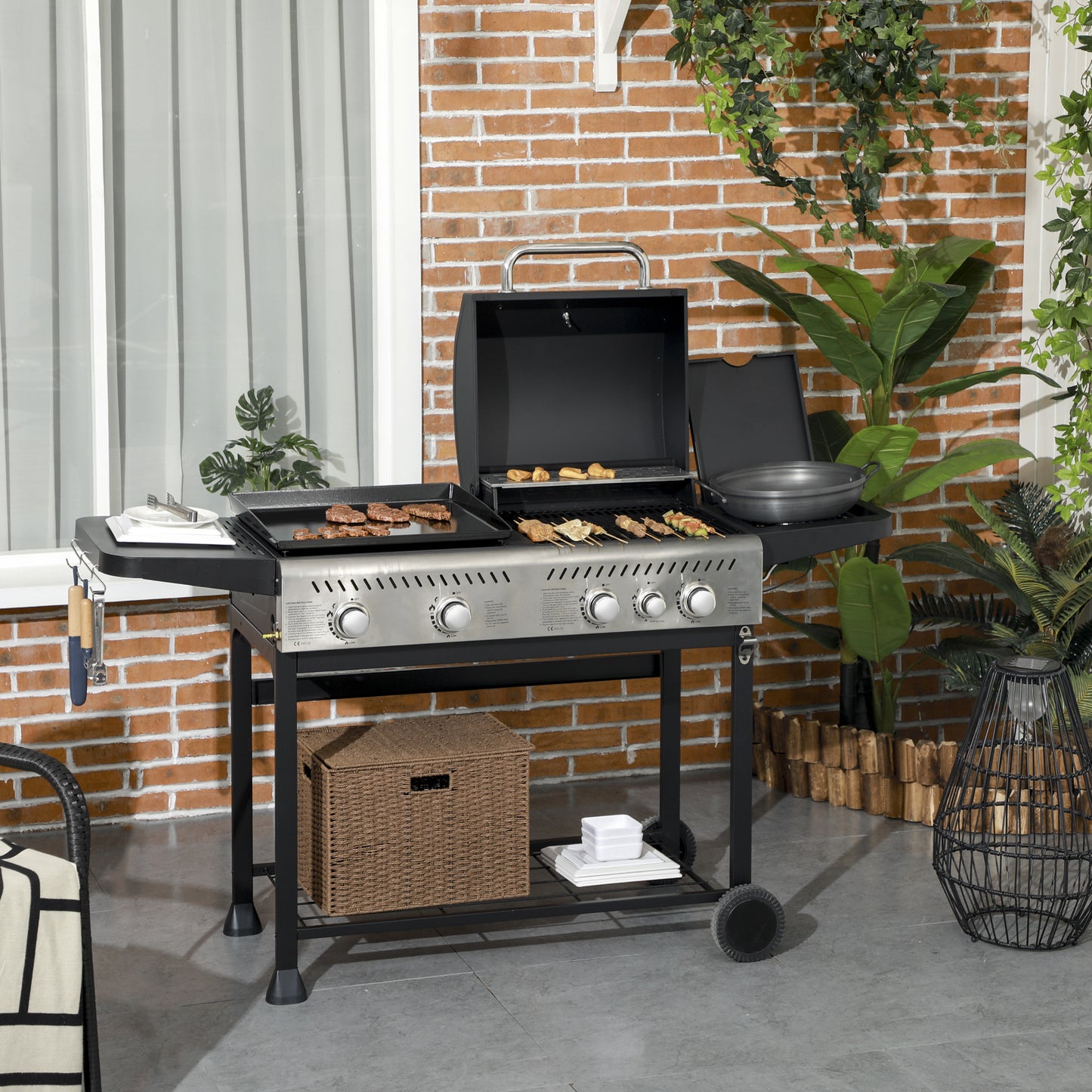Gas Grill and Plancha with 12 kW 4+1 Burners for Garden Party