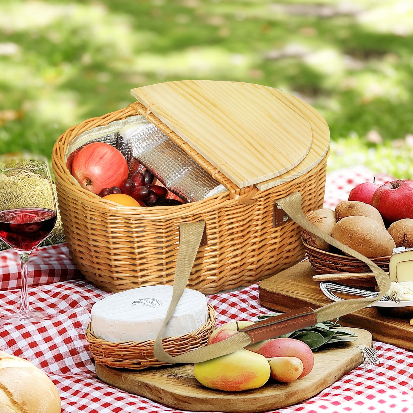 Wicker Picnic Basket for 2 with Pine Wood Lid, Light Brown