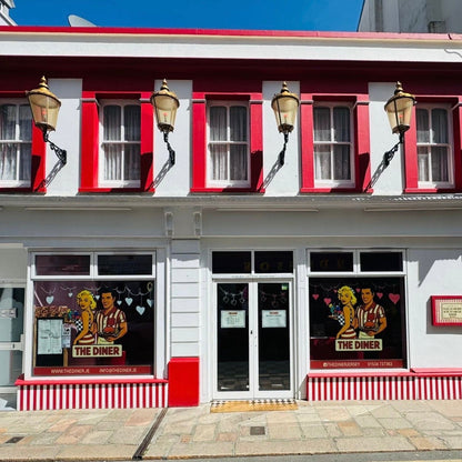 New! £15 Meal & Drink Deal at The Diner on Waterloo Street! Choose from Buffalo Chicken, Classic Cheese, Crispy Chicken, Classic Hot Dog & More Plus a Choice of Beer, Cider, Vodka Slushy or Soft Drink!