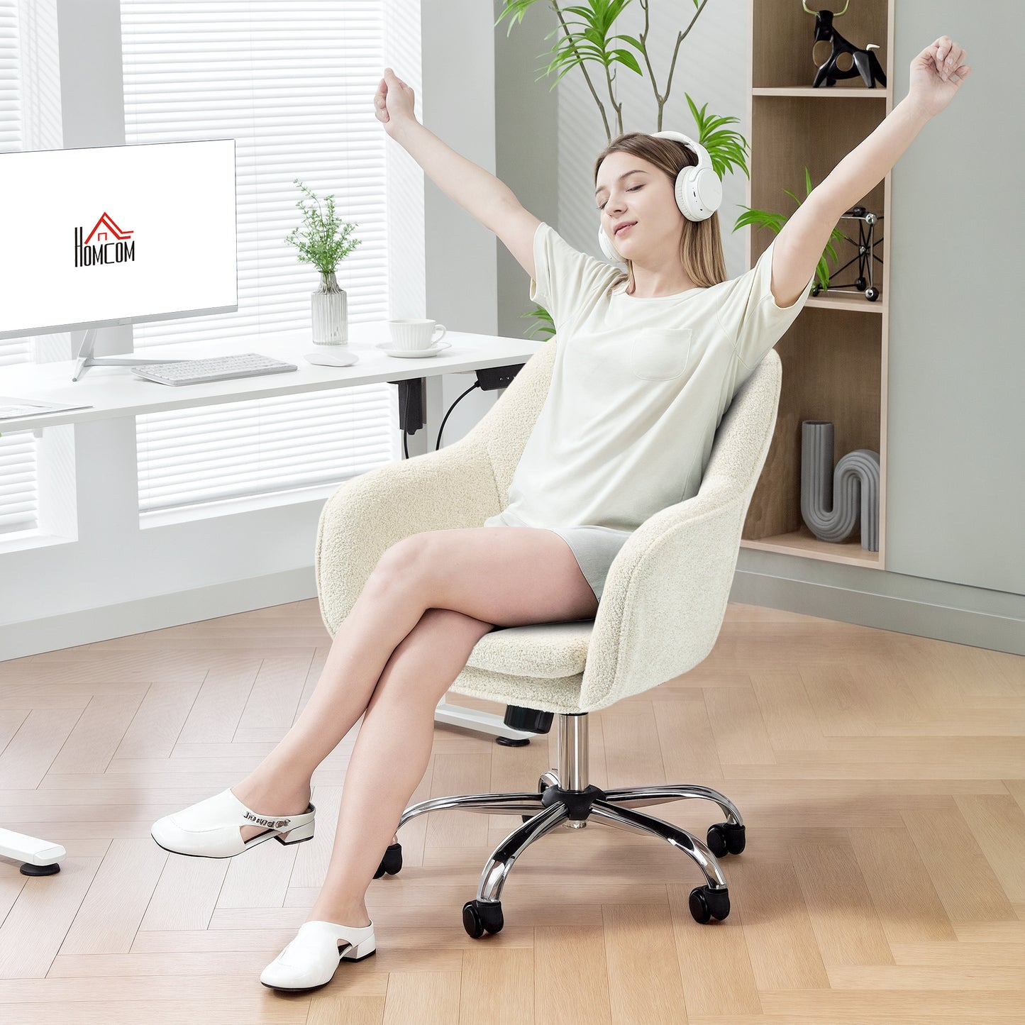 Modern Velvet Office Desk Chair for Bedroom, Living Room, Beige