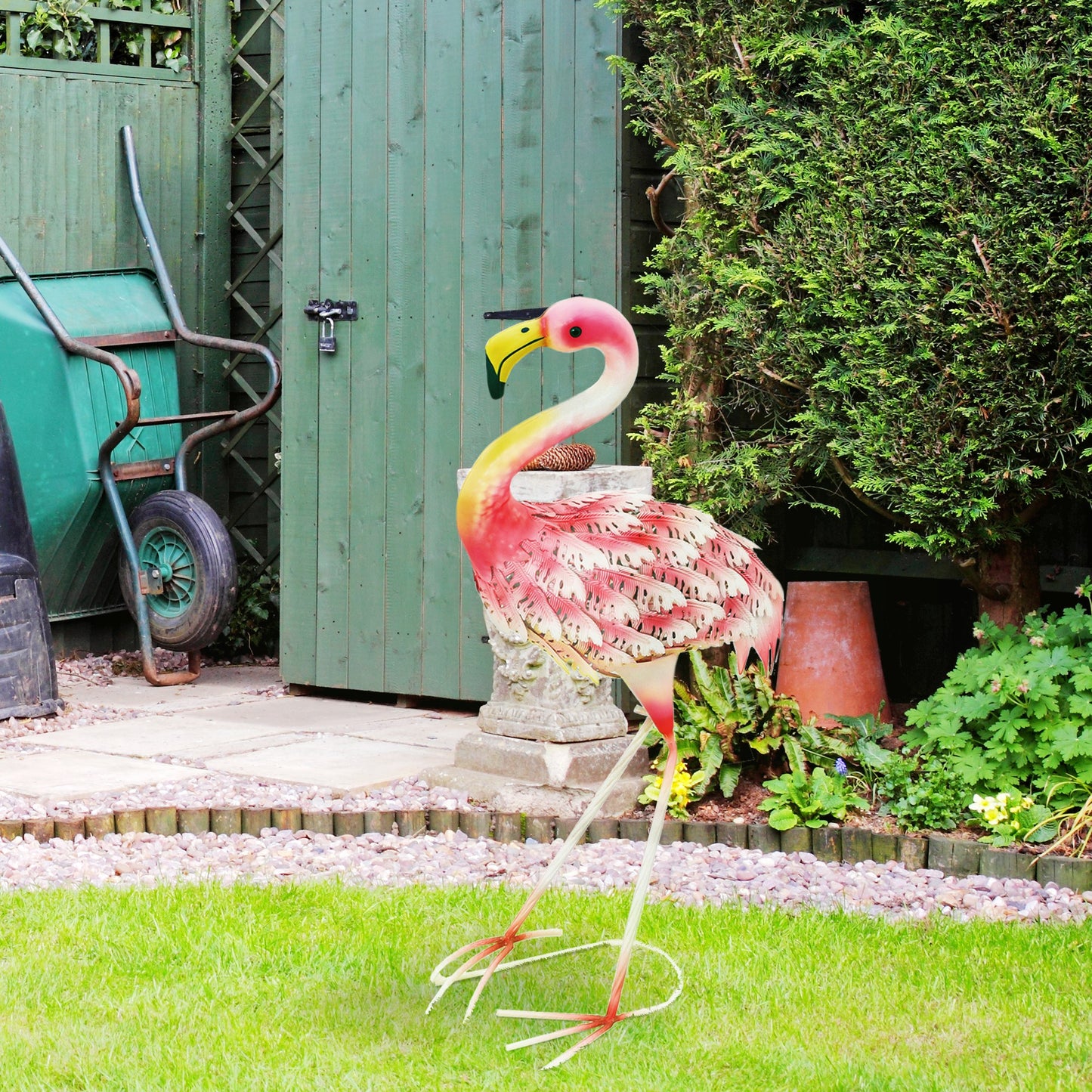 Flamingo Garden Statue, Metal Garden Ornament with Stakes, Pink