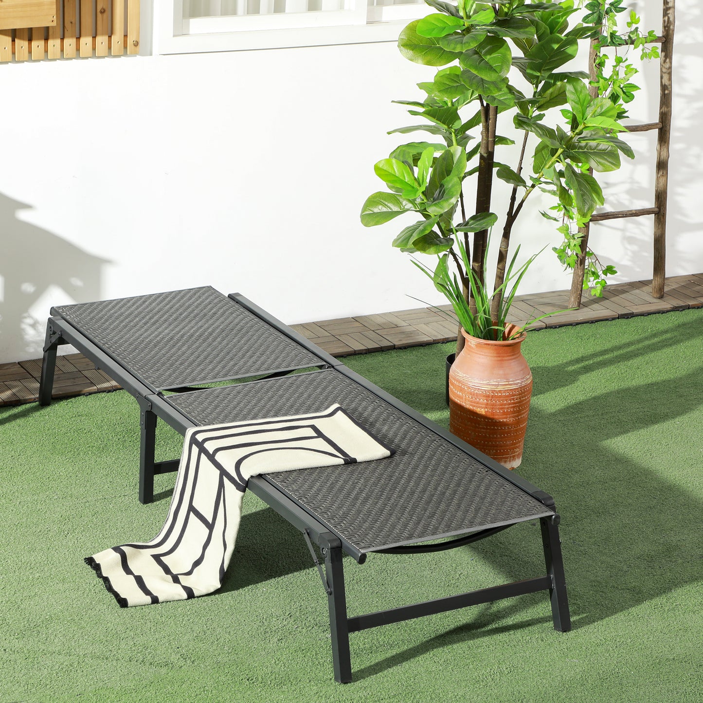 Foldable Rattan Sun Lounger with 5-Level Adjust Backrest, Recliner Chair, Grey