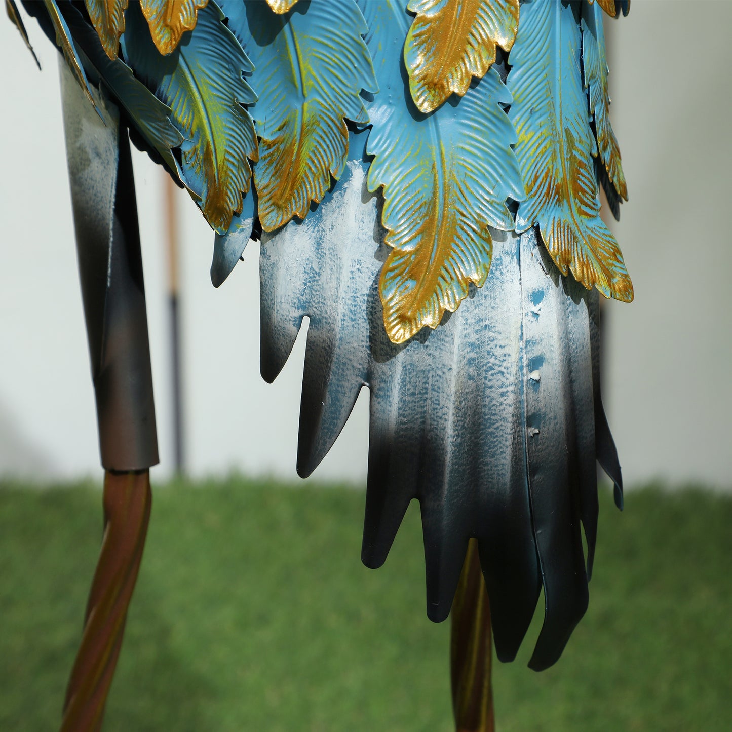 Heron Garden Statue, Metal Garden Gift with Stakes, Multi-Colour