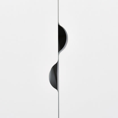 ELEGANT Wardobe: Fresh white in colour, with wood-effect bottom drawers for a complementary look