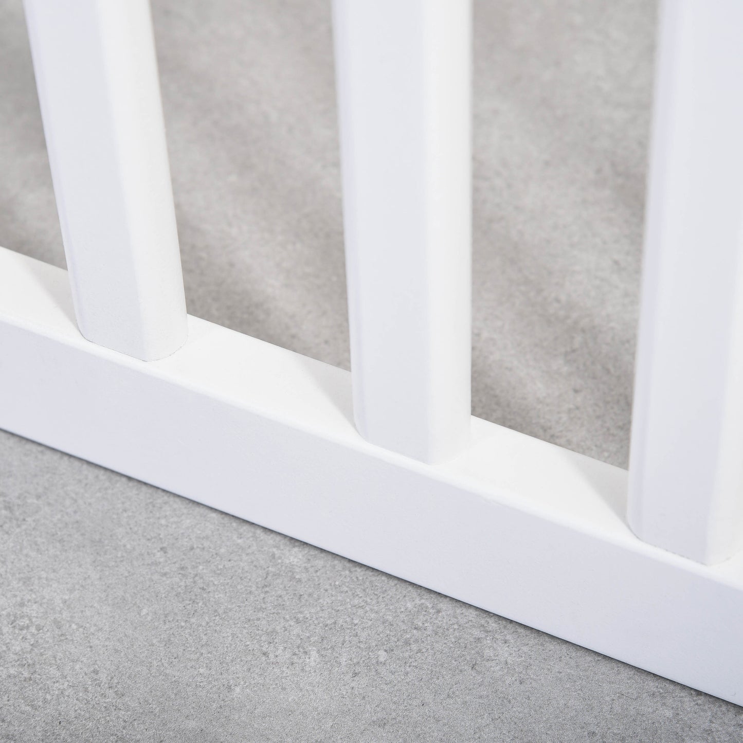 Freestanding Pet Gate 4 Panel Dog Barrier Folding Safety Fence with Support Feet up to 204cm Long 75cm Tall for Doorway Stairs White