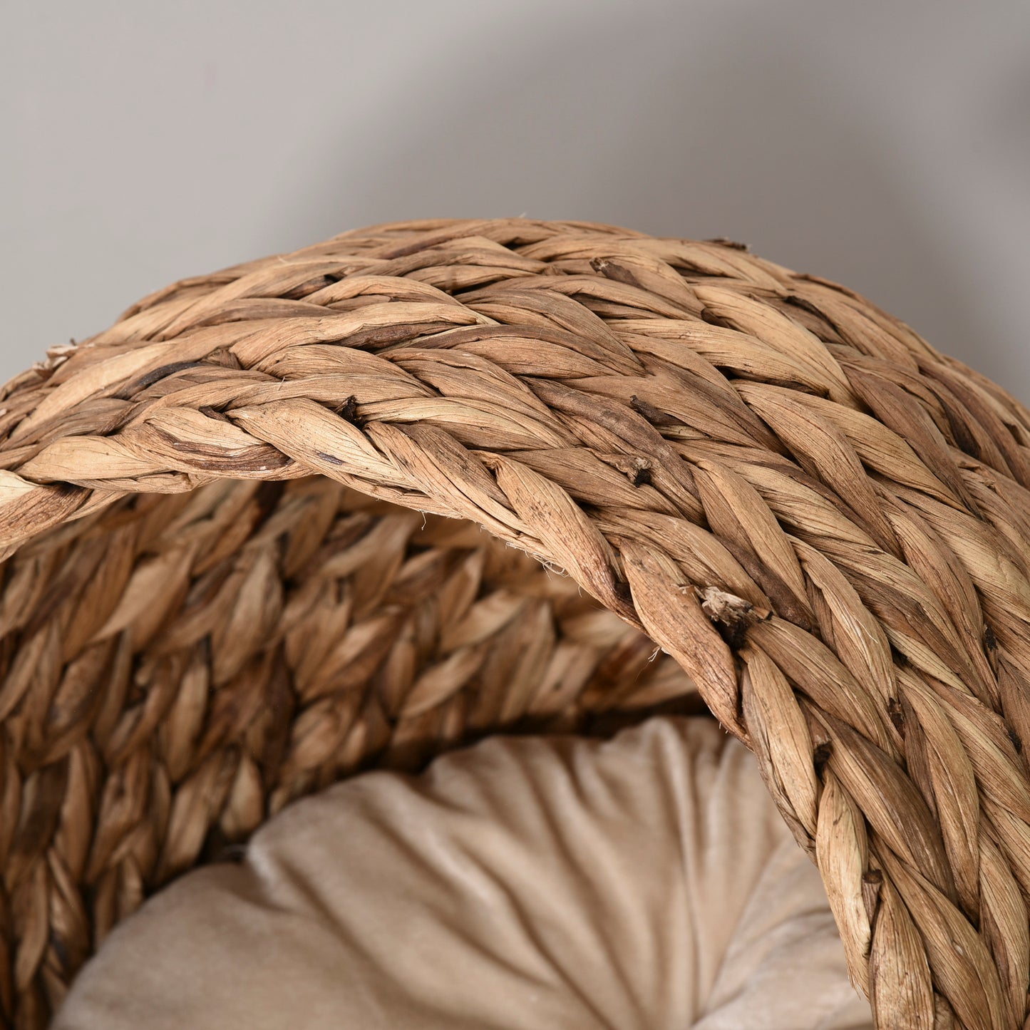 Wicker Cat House, Raised Cat Bed with Cylindrical Base, Soft Washable Cushion, Woven Water Hyacinth Cat Basket for Indoor and Outdoor, 50 x 42 x 60 cm - Brown